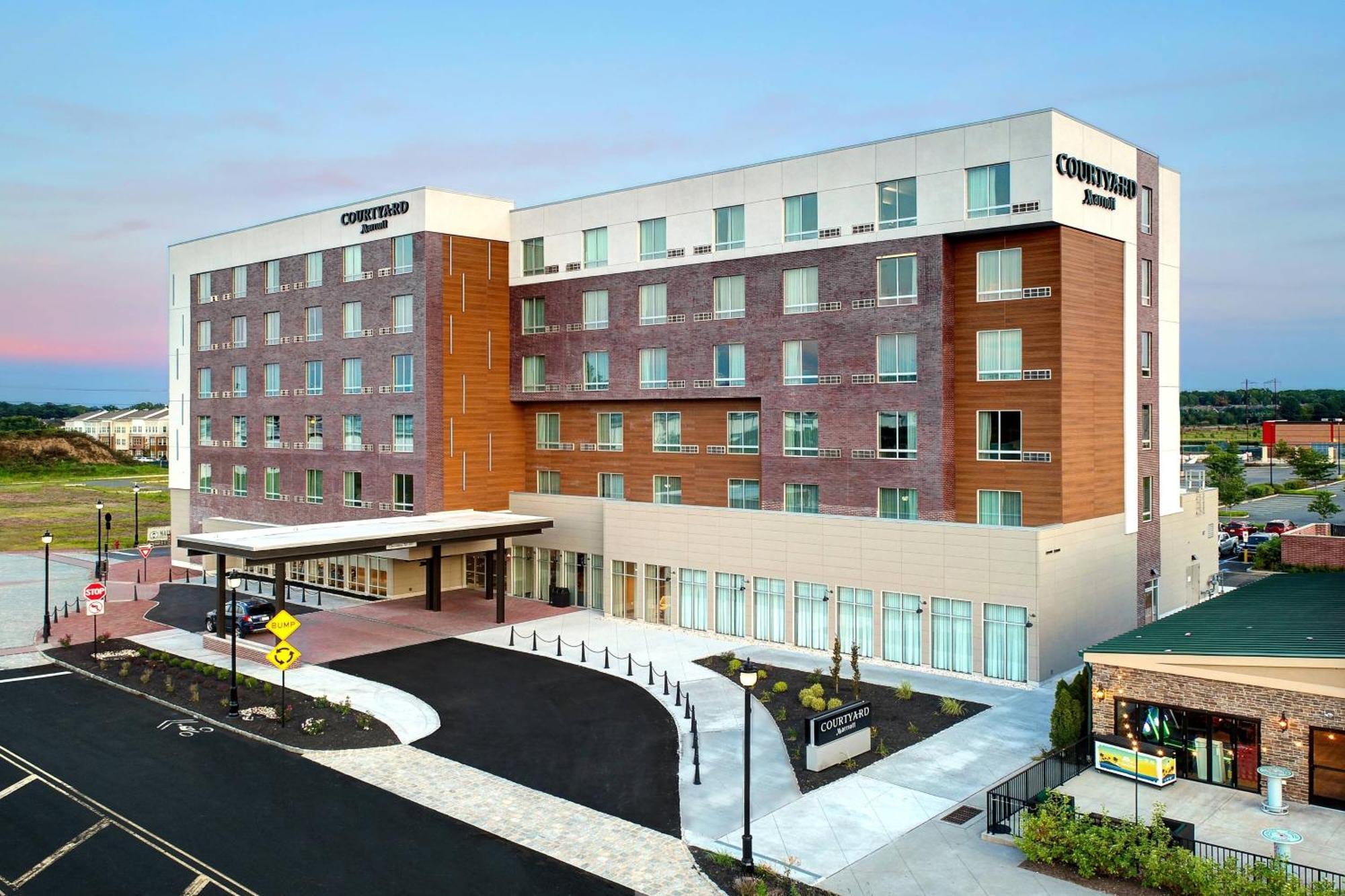 Courtyard By Marriott North Brunswick Hotel Exterior photo