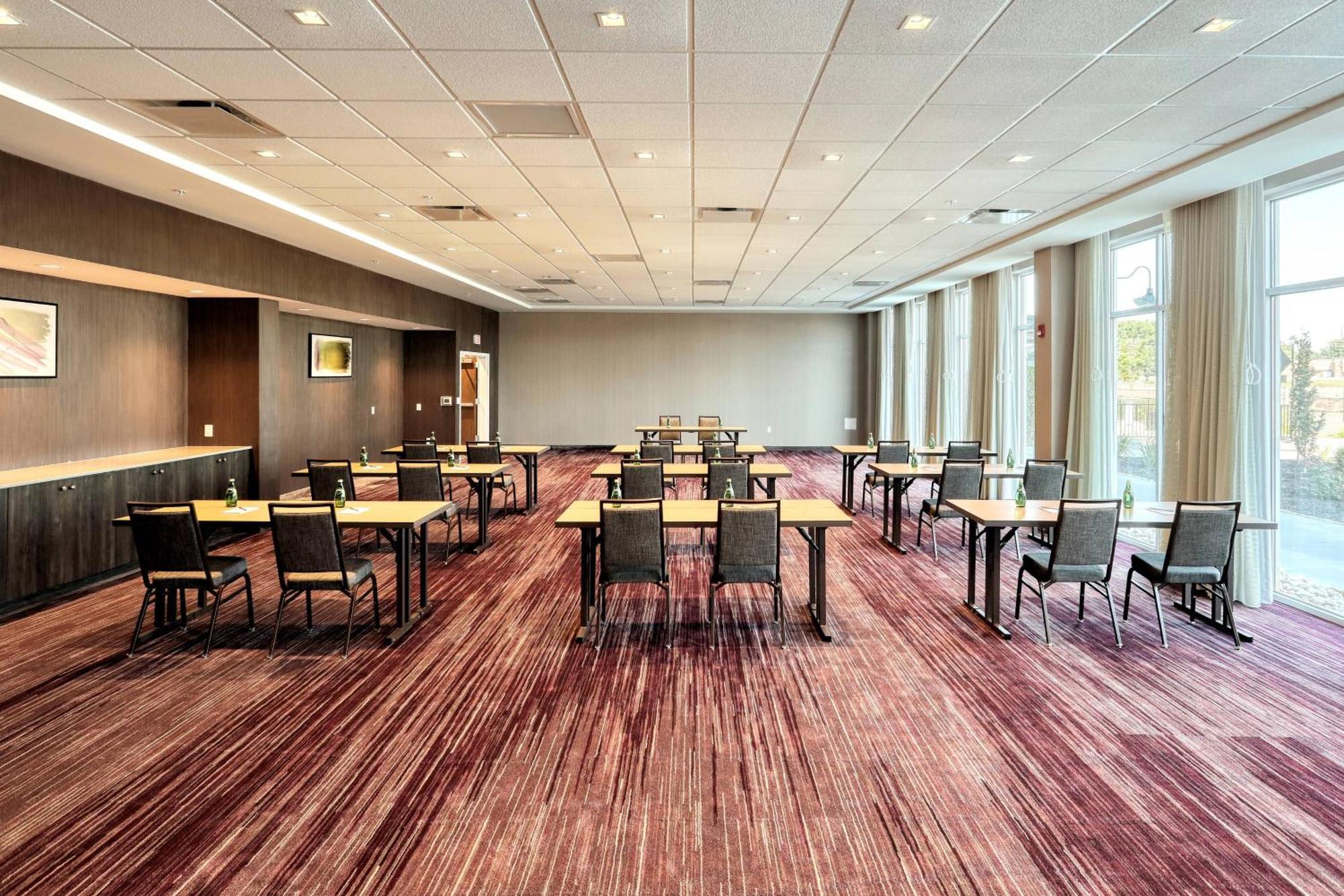 Courtyard By Marriott North Brunswick Hotel Exterior photo