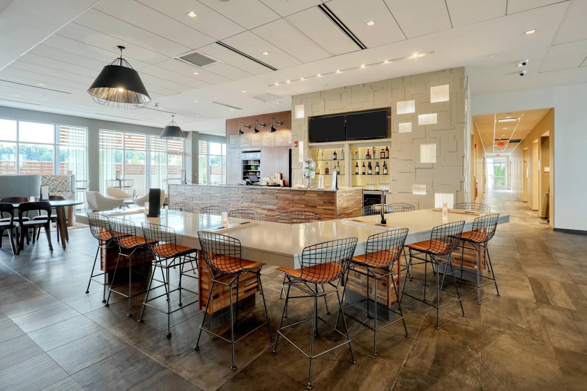 Courtyard By Marriott North Brunswick Hotel Exterior photo