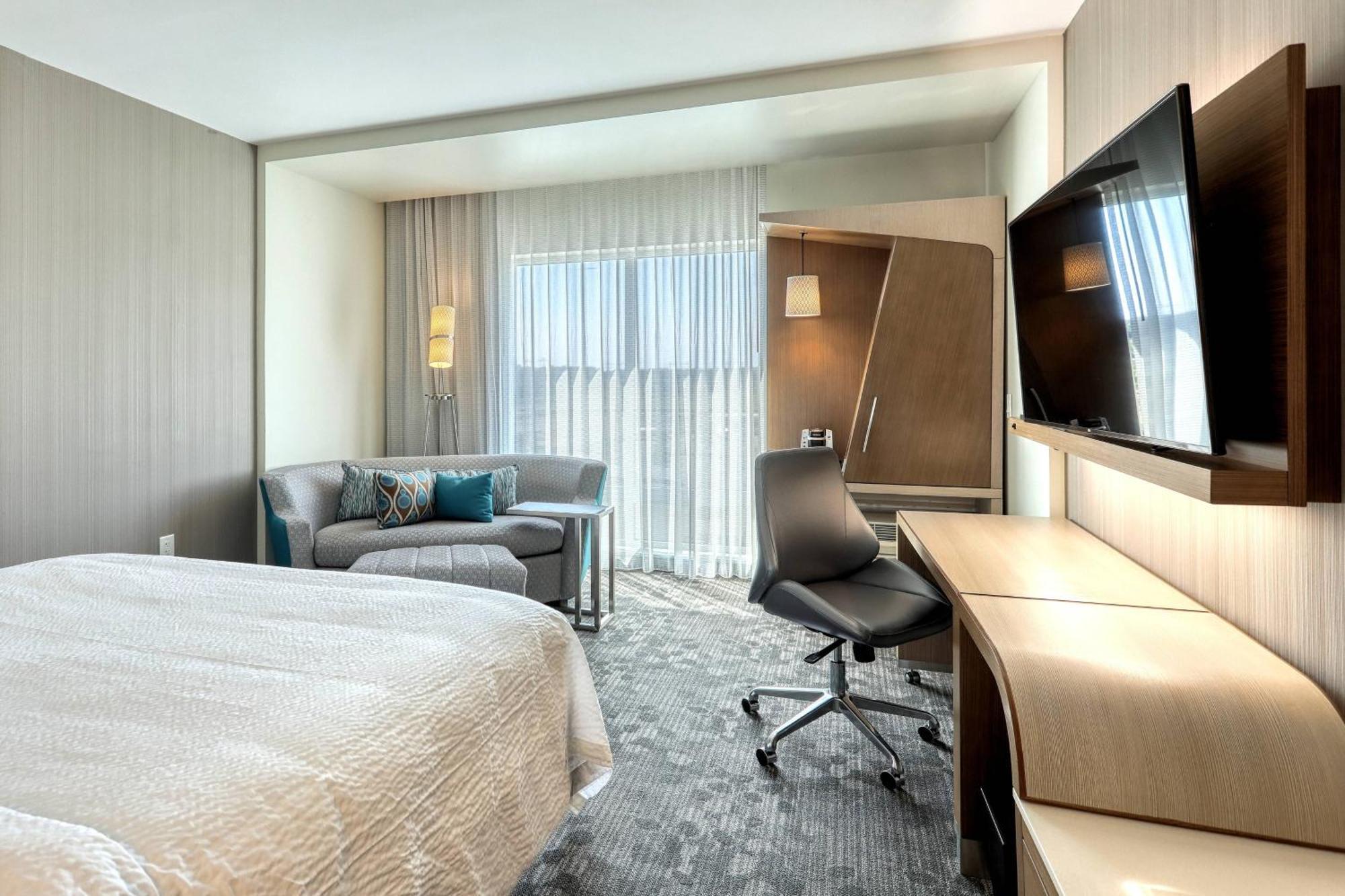 Courtyard By Marriott North Brunswick Hotel Exterior photo