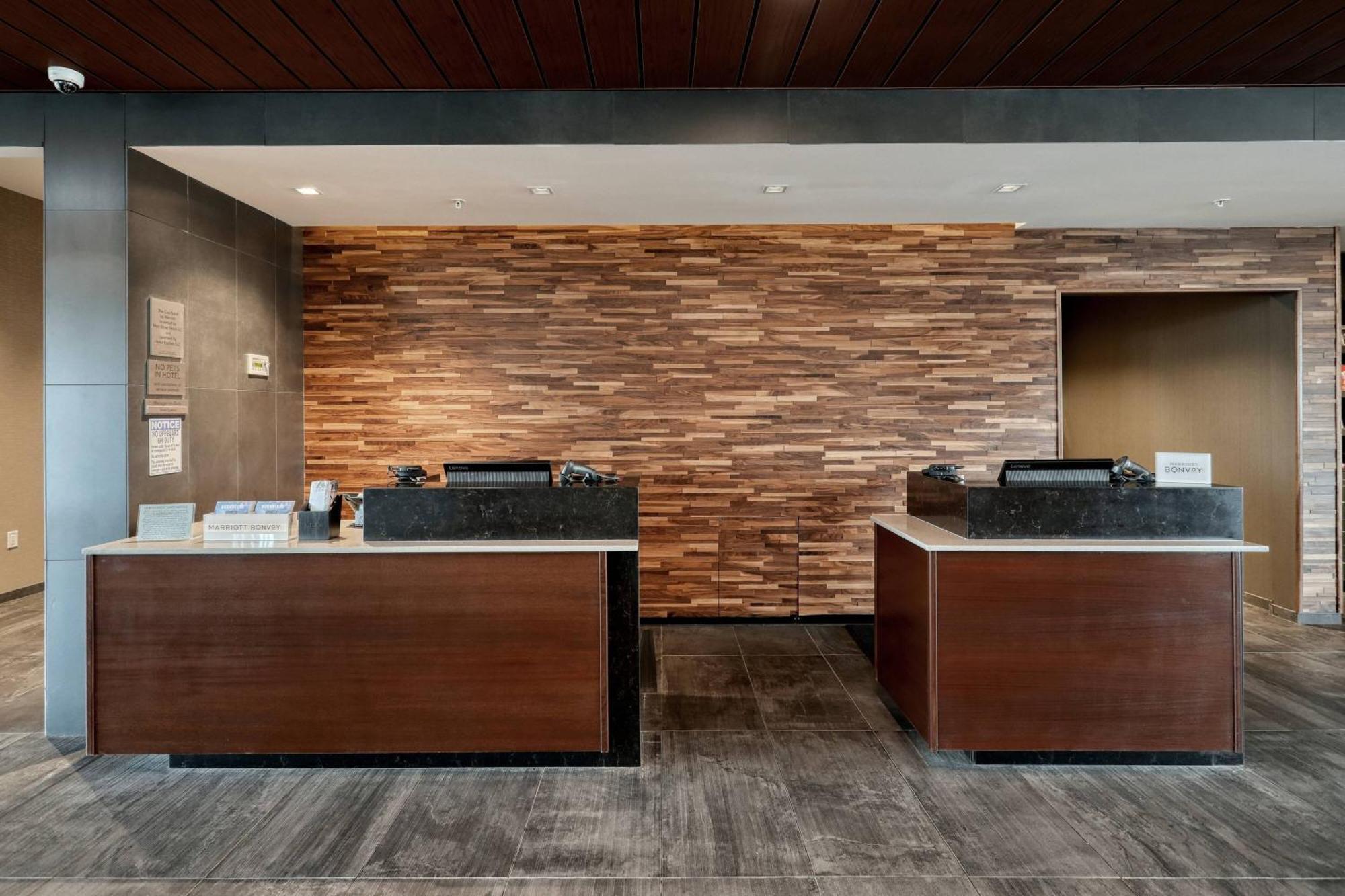 Courtyard By Marriott North Brunswick Hotel Exterior photo