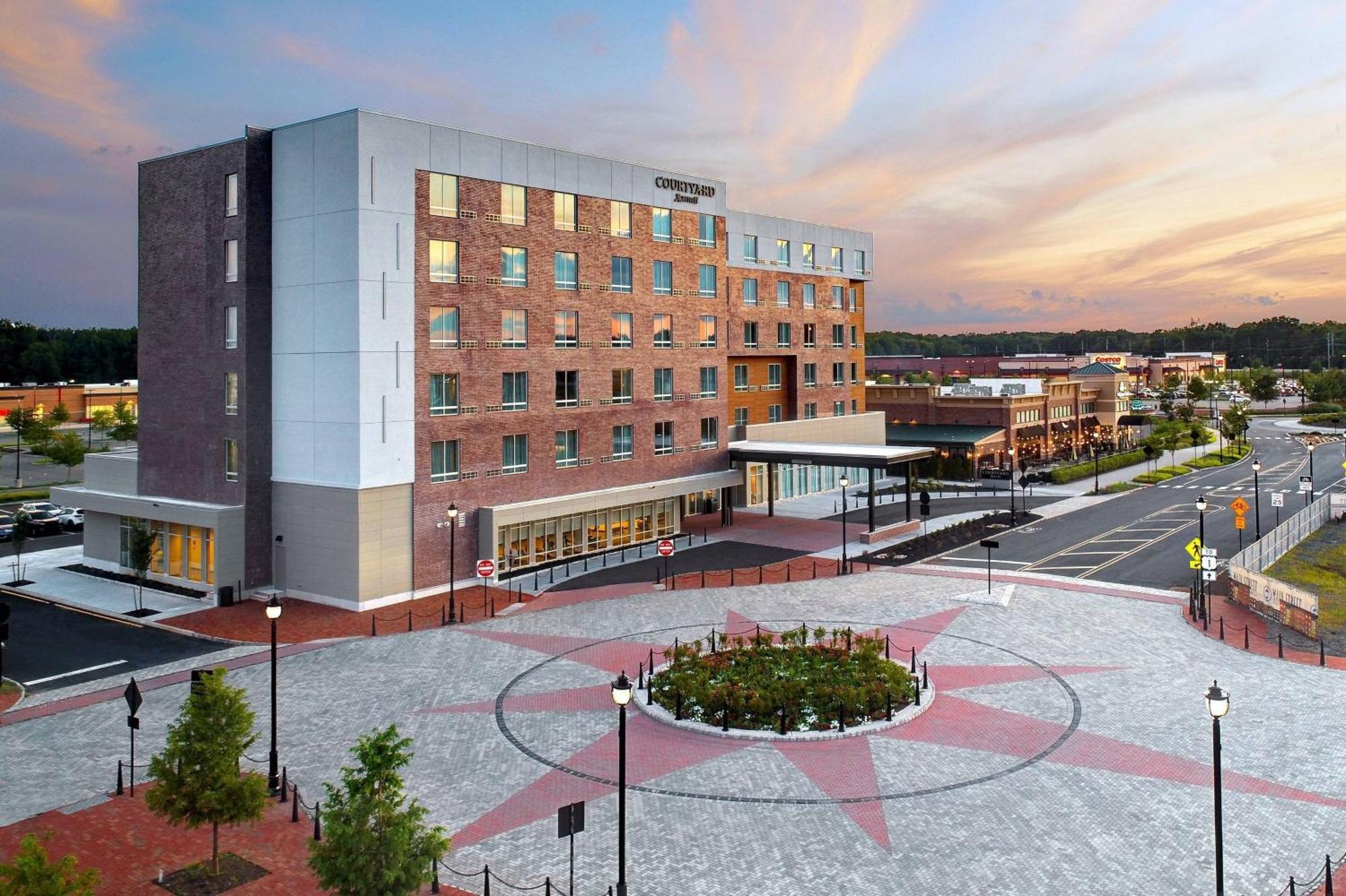 Courtyard By Marriott North Brunswick Hotel Exterior photo